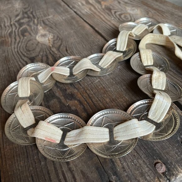 Vintage Southwest Conchos on White Leather Lightweight Belt or Neckpiece - Picture 9 of 16